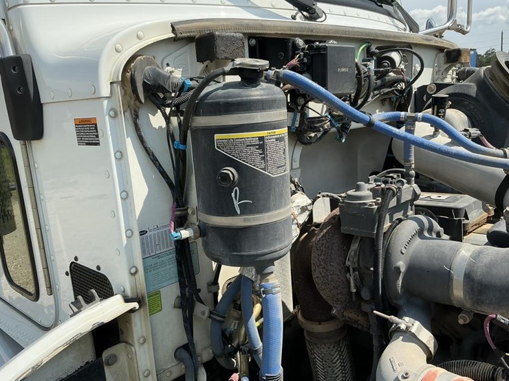 2020-peterbilt-337-image-36