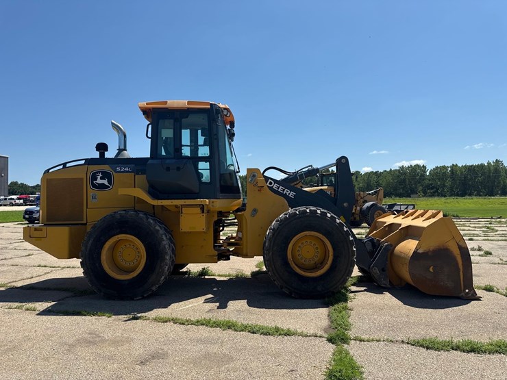 2019-deere-524l-image-6