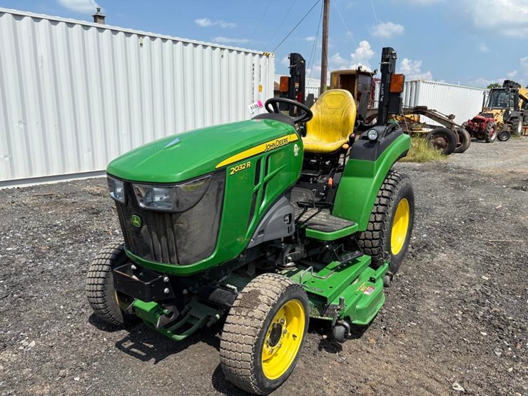 2018-john-deere-2032r-image-3