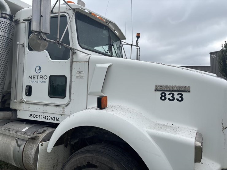 2004-kenworth-t800-image-9