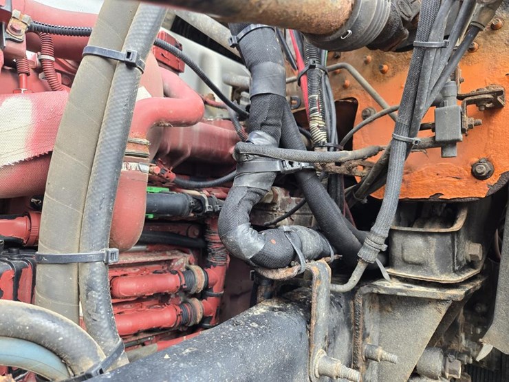 2015-mack-granite-gu813-image-69