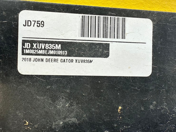 2018-john-deere-gator-image-13
