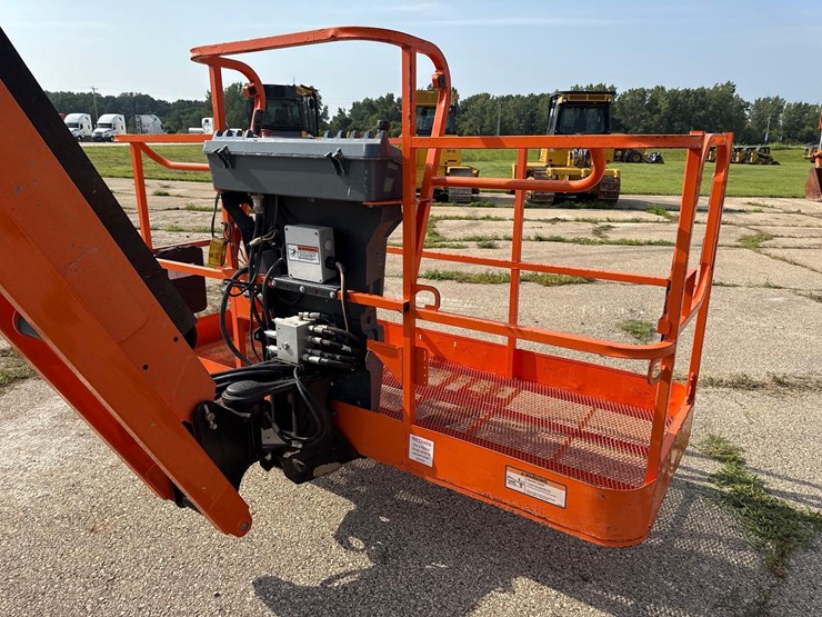 2017-jlg-660sj-image-9