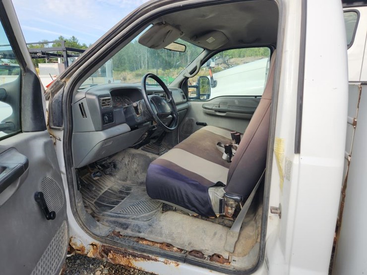 2002-ford-f550-image-50