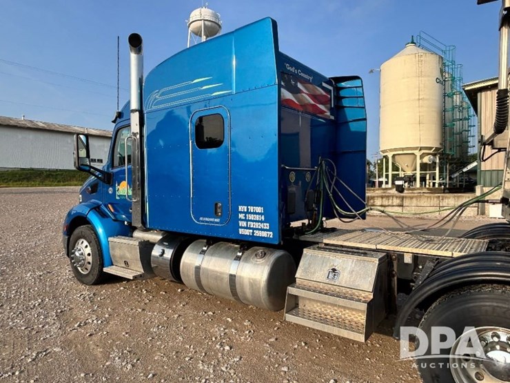 2015-peterbilt-579-image-12
