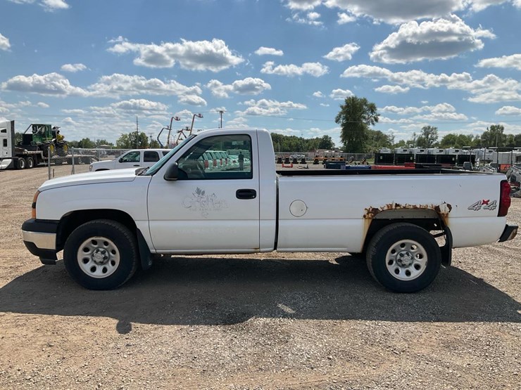 2006-chevrolet-k1500-image-2