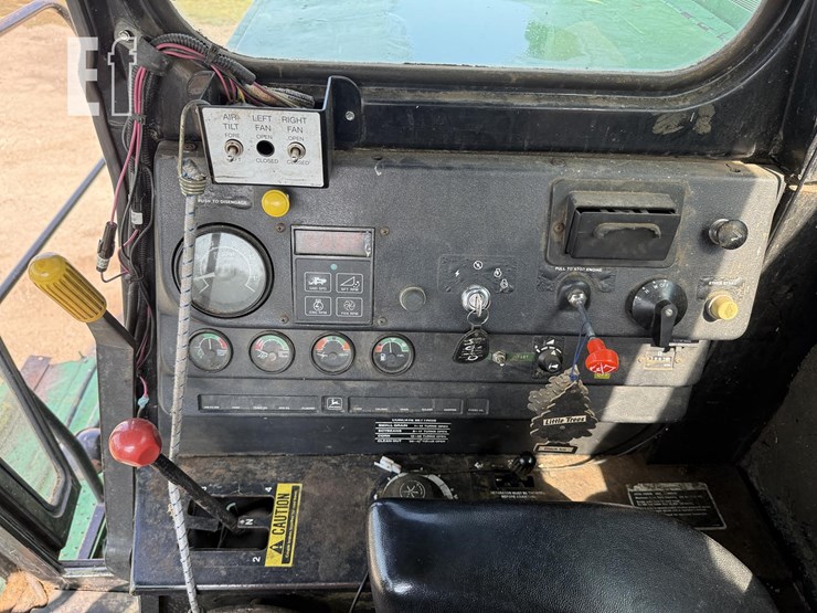 john-deere-8820-image-44