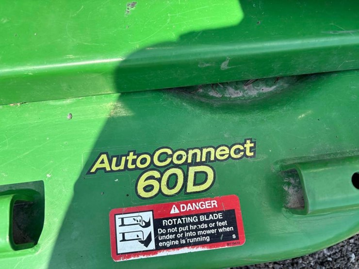 2018-john-deere-2032r-image-16
