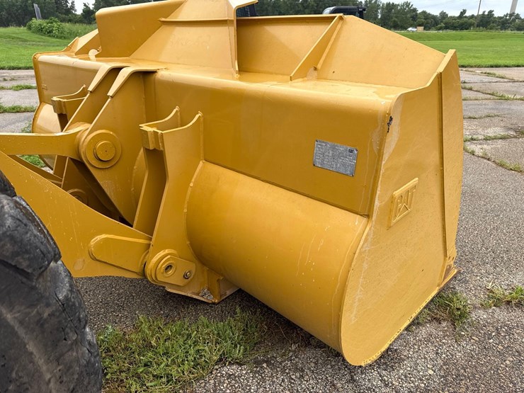 2016-caterpillar-938m-image-9