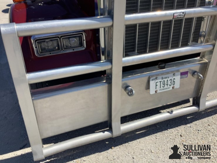 2016-kenworth-w900-image-9