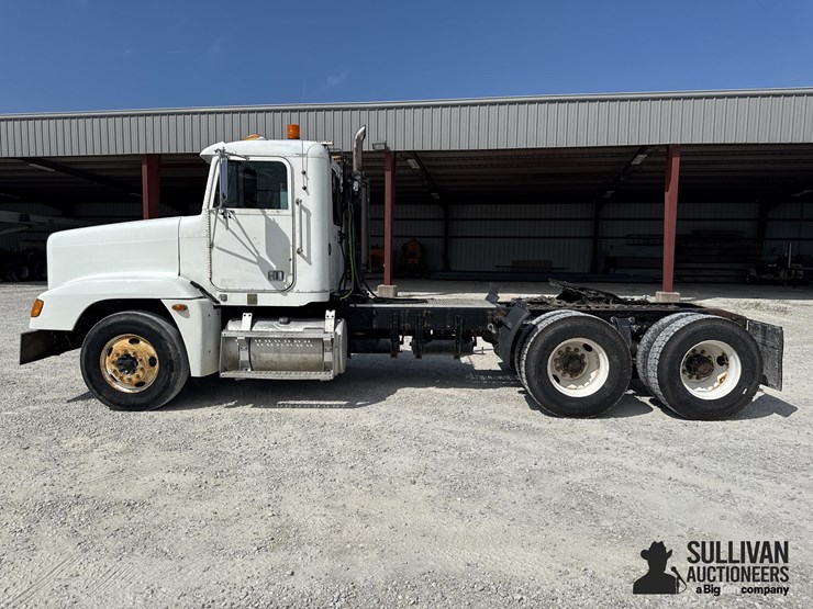 1998-freightliner-fld120-image-8