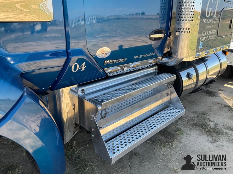 2019-kenworth-w990-image-16