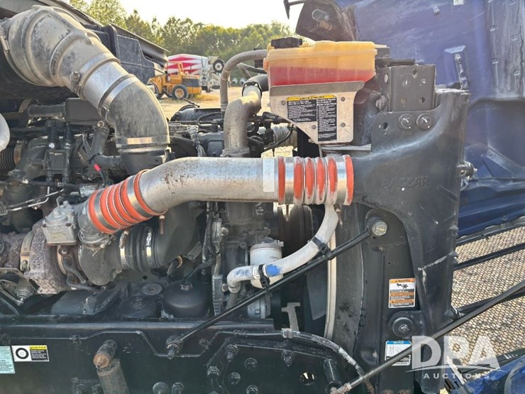 2019-peterbilt-567-image-72