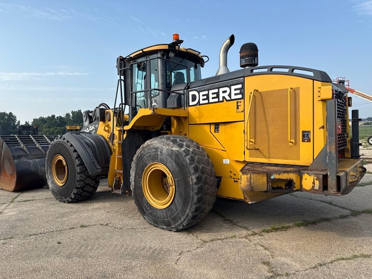 2016-deere-744kii-image-3