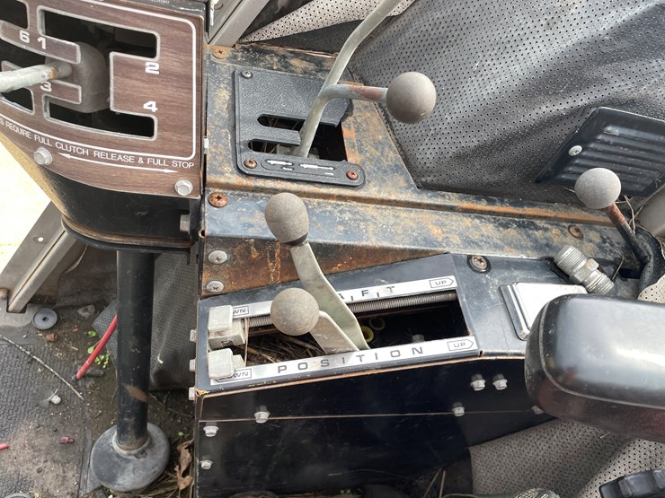 massey-ferguson-2705-image-71