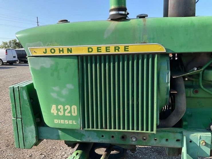 1972-john-deere-4320-image-16
