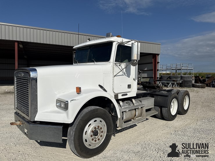 2000-freightliner-fld120-image-1