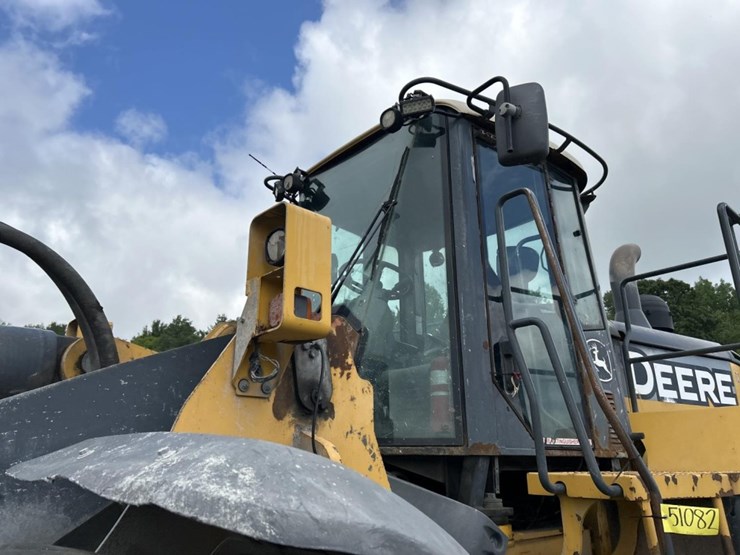 2014-deere-824k-image-63