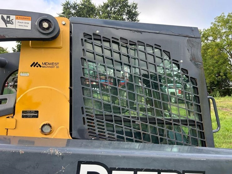 2012-deere-333d-image-38
