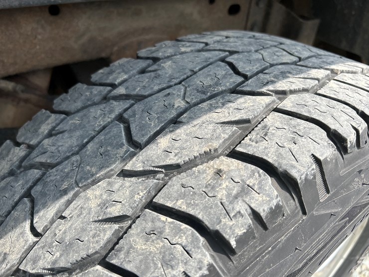 2014-chevrolet-3500-image-58