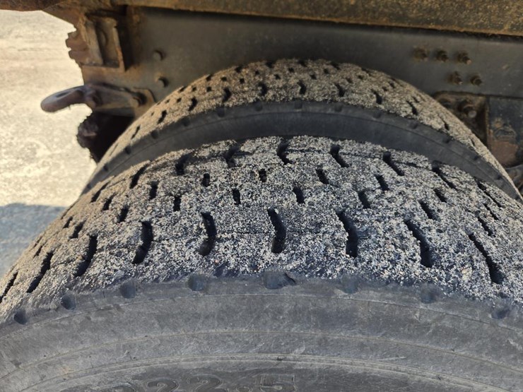 2015-mack-granite-gu813-image-112
