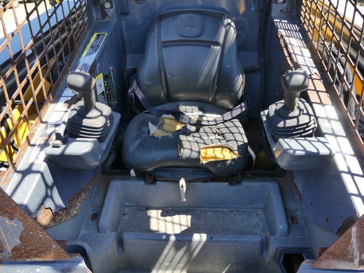 deere-333e-image-11