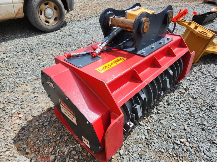 caterpillar-320-image-1