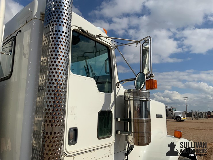 2008-kenworth-w900-image-12