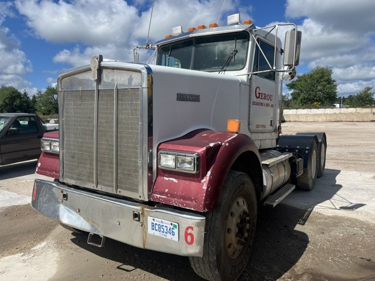 kenworth-w900b-image-1