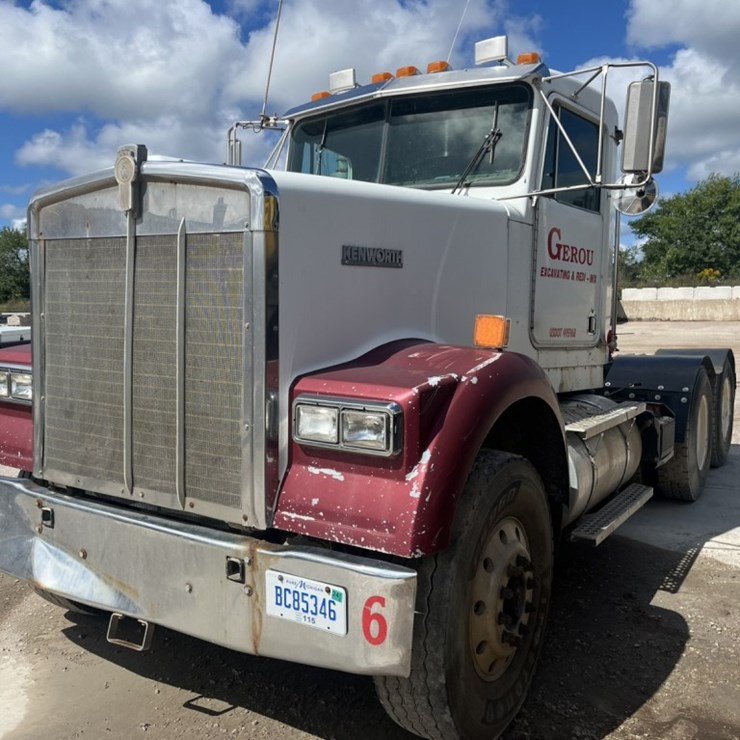 KENWORTH W900B