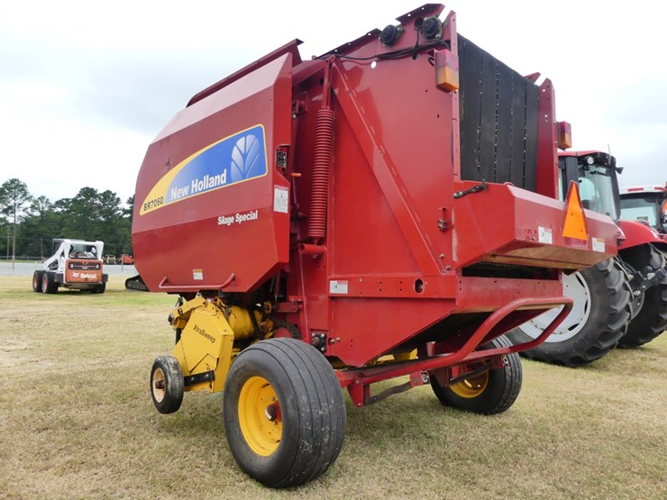 2013-new-holland-br7060-image-4