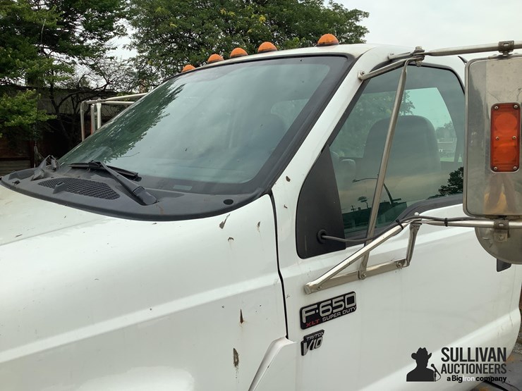 2015-ford-f650-image-13