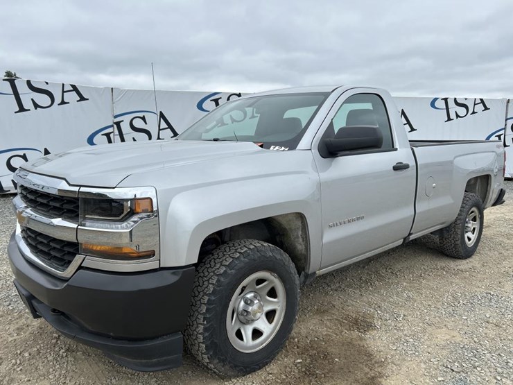 2017-chevrolet-silverado-1500-image-1