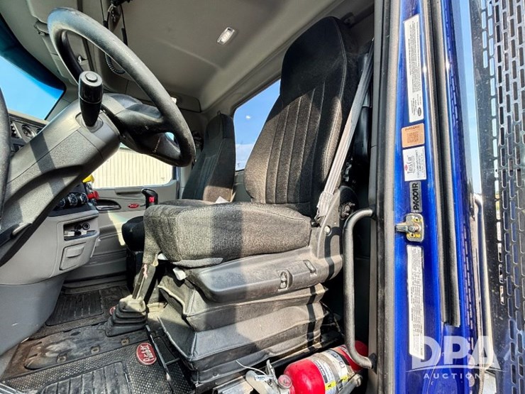 2019-peterbilt-567-image-85