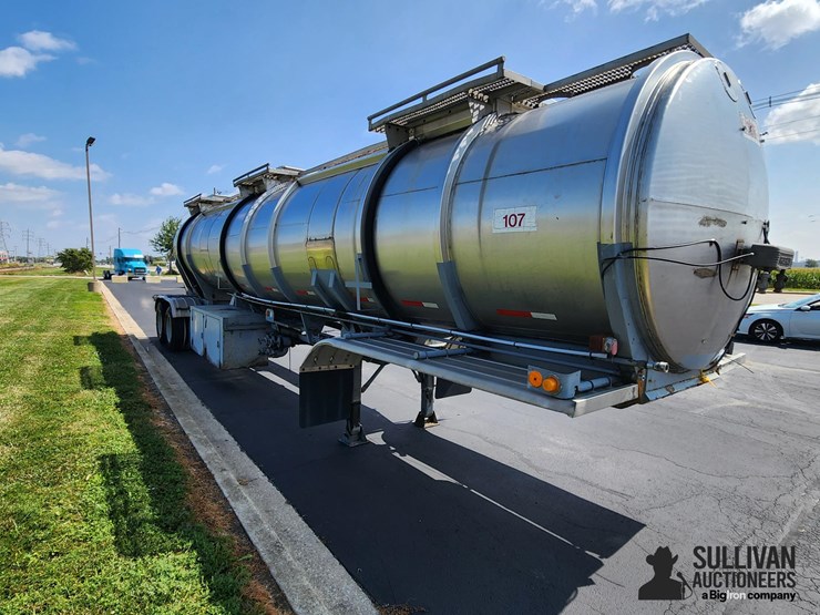 1968-fruehauf-tanker-image-3