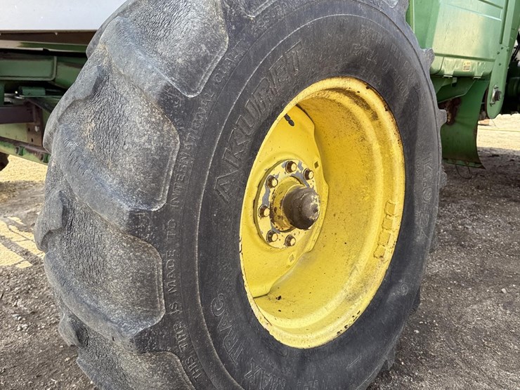 john-deere-8820-image-21