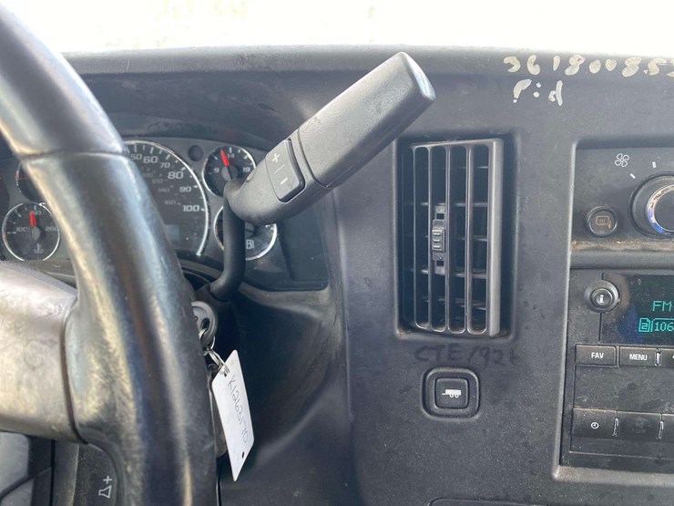 2019-chevrolet-express-2500-image-15