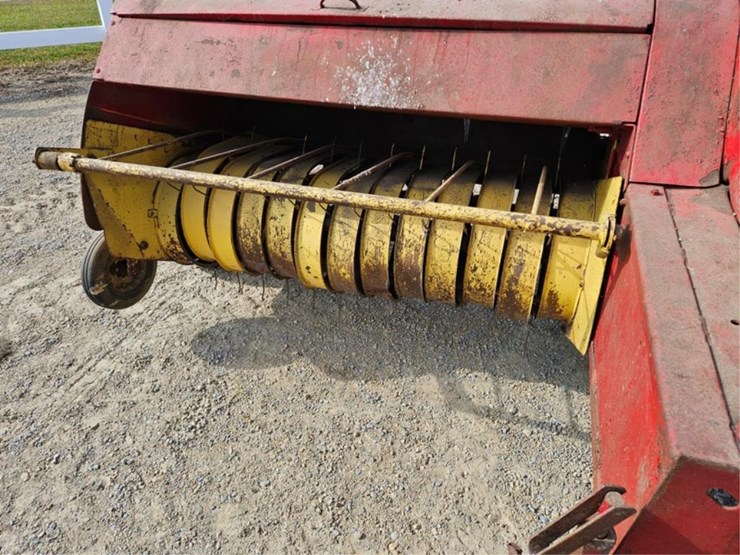 new-holland-68-image-12