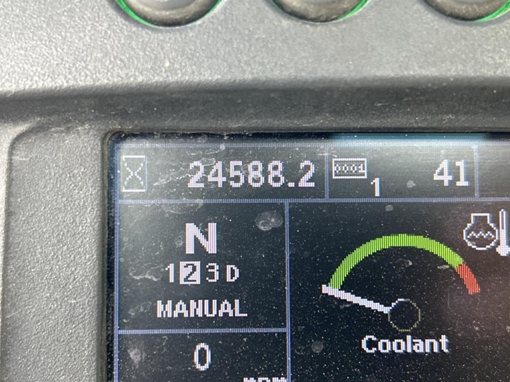 2014-deere-824k-image-76