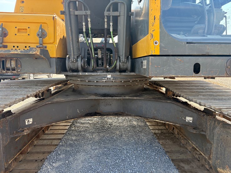 volvo-ec140b-lc-image-12