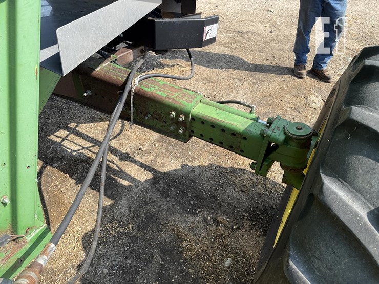 john-deere-8820-image-32