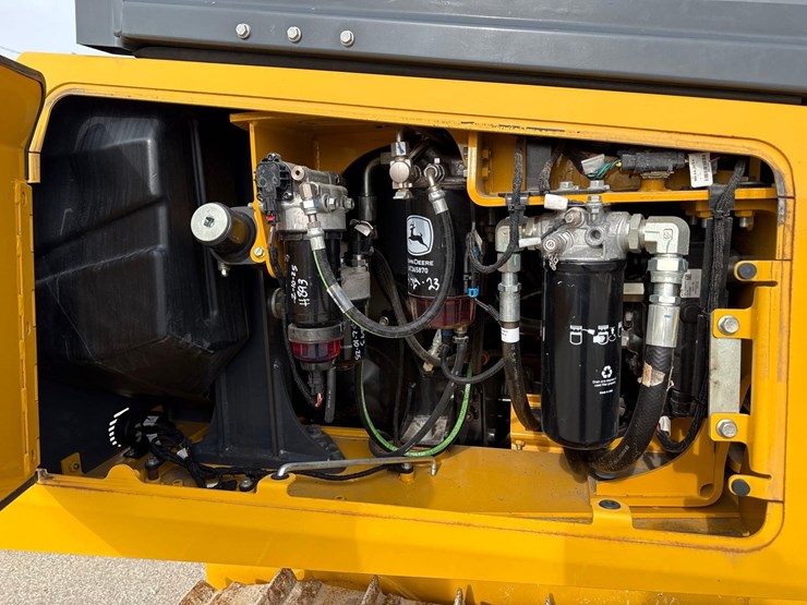2021-deere-450-lgp-image-18