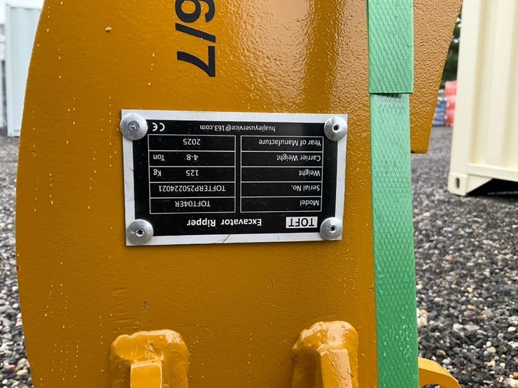 caterpillar-305-image-2