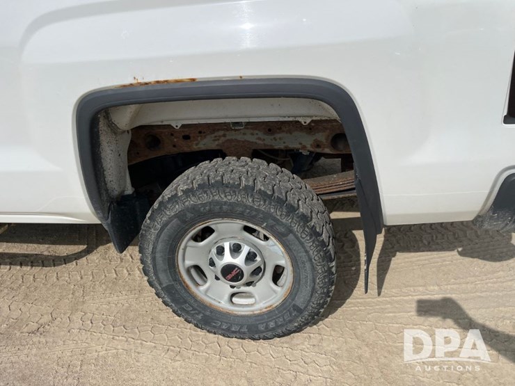 2015-gmc-2500-image-39