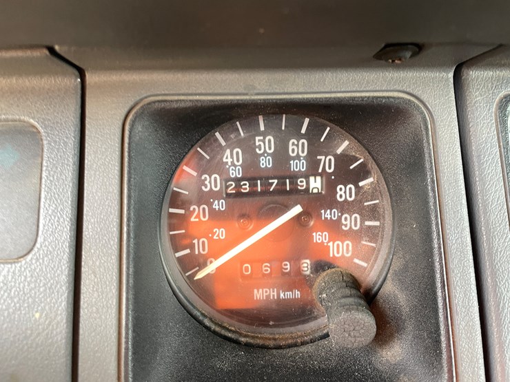 1990-jeep-wrangler-image-90