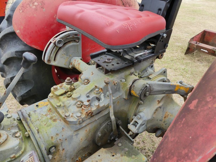 massey-ferguson-165-image-11