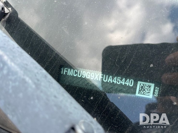 2015-ford-escape-se-image-62