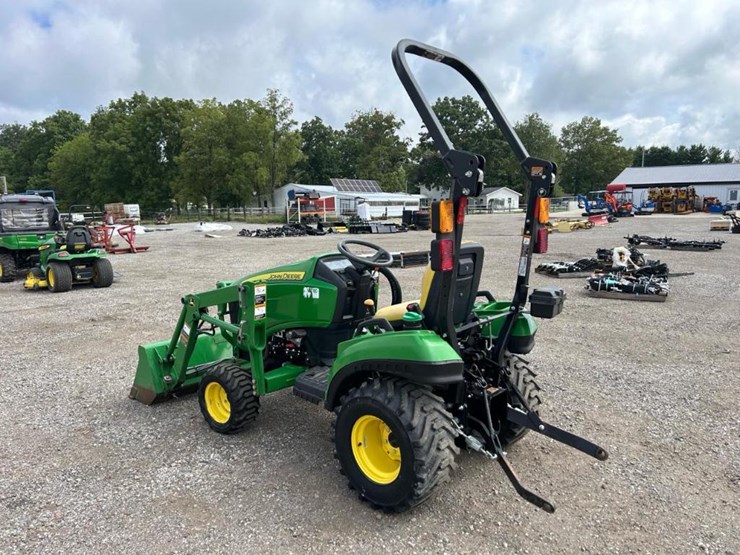 2020-john-deere-1023e-image-5