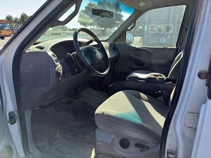 2001-ford-expedition-image-12