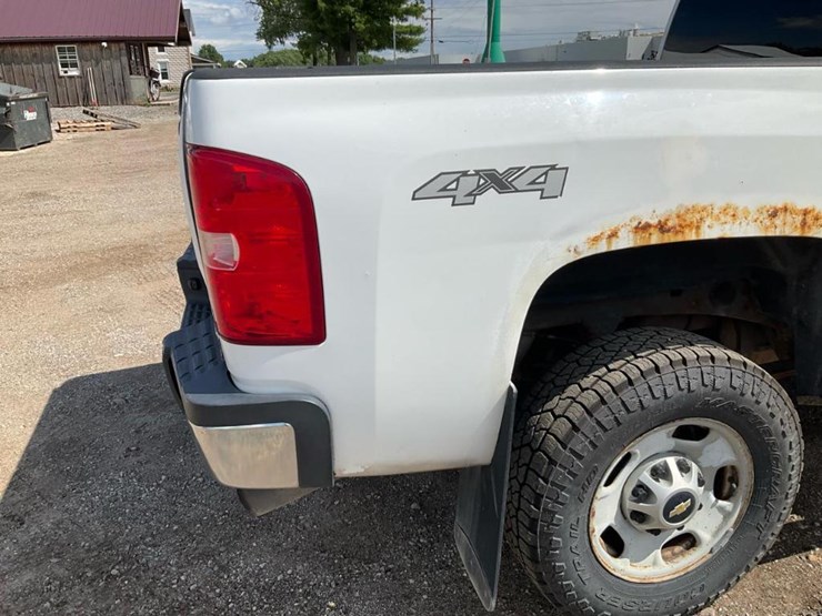 2013-chevrolet-silverado-2500-image-28